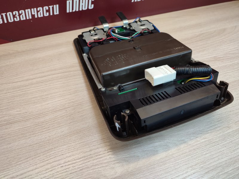 плафон освещения салона