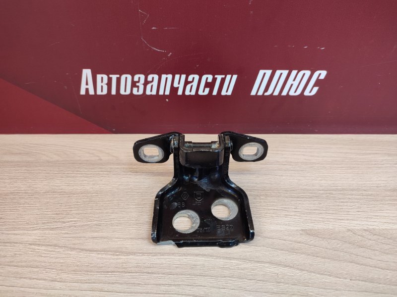 Петля двери