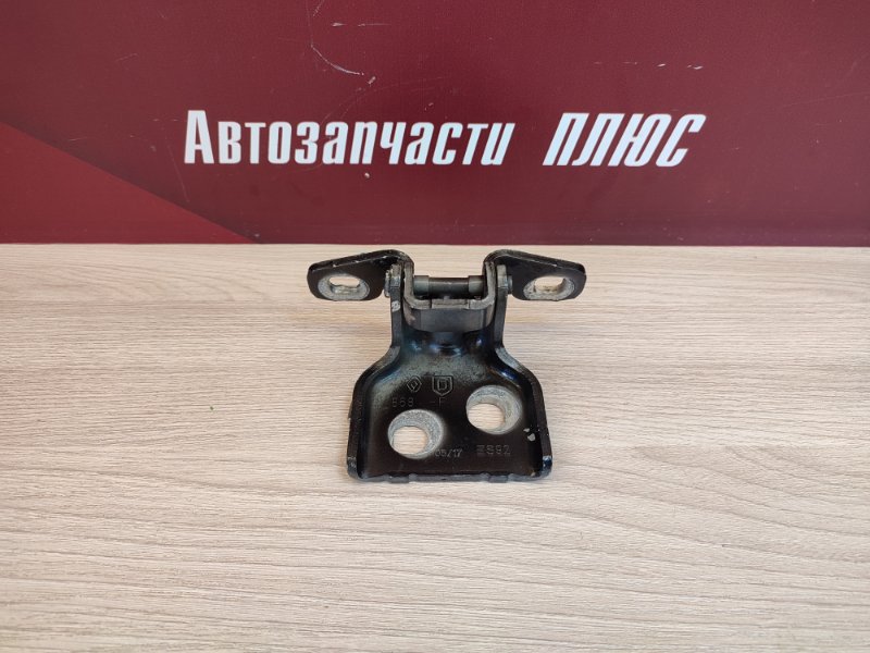 Петля двери