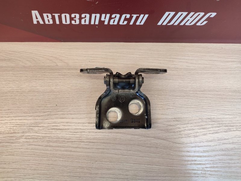 Петля двери