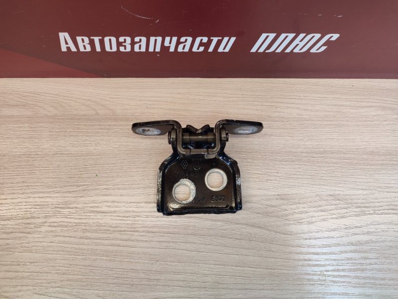 Петля двери