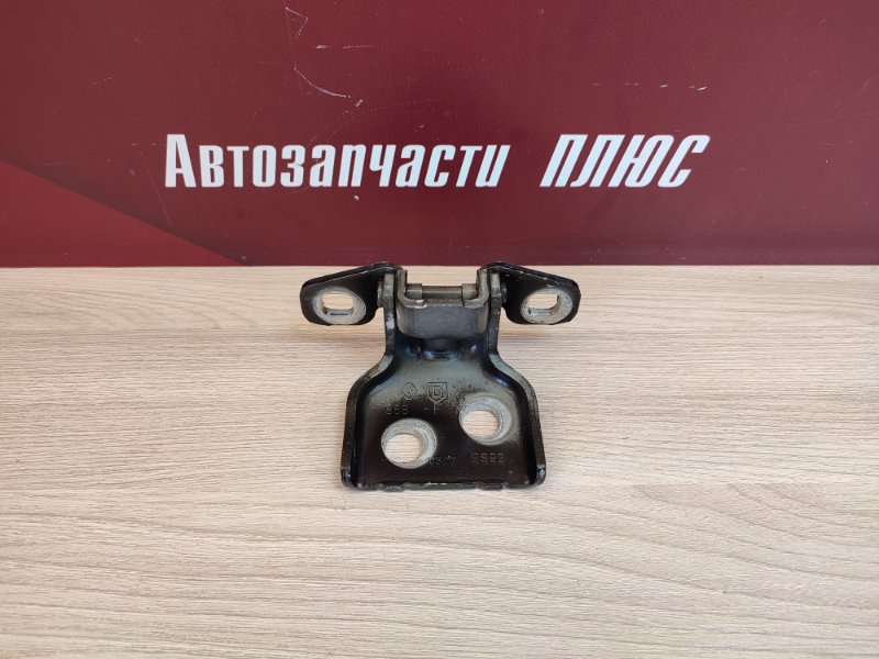 Петля двери