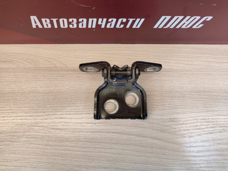 Петля двери