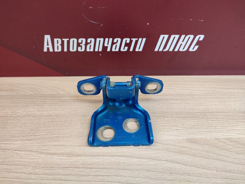 Петля двери
