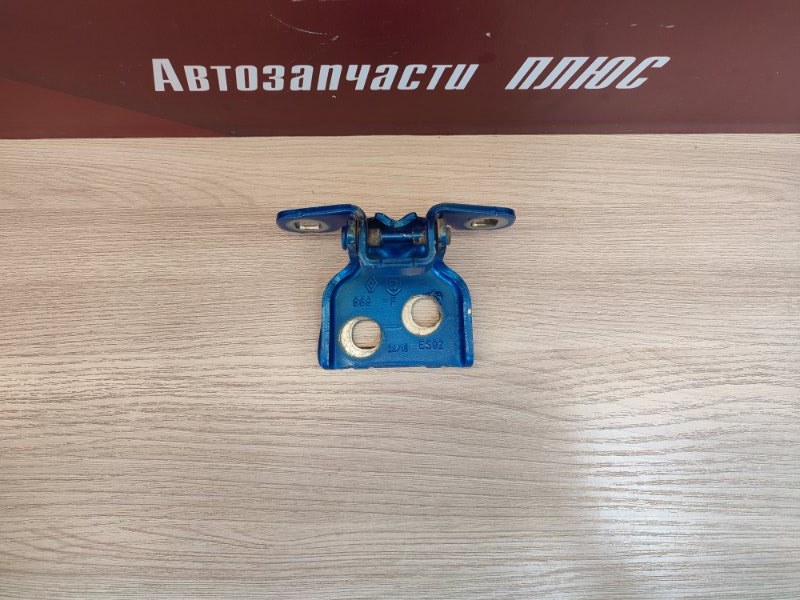 Петля двери