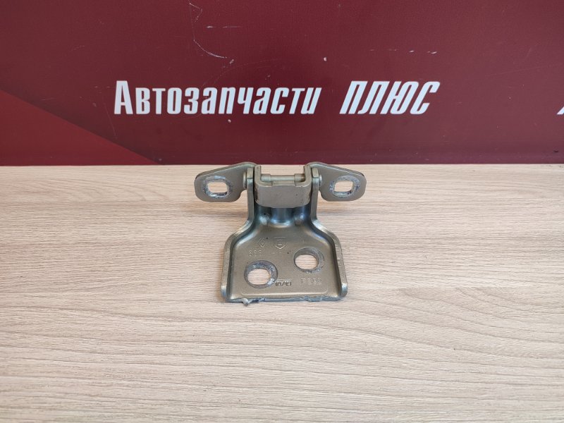 Петля двери