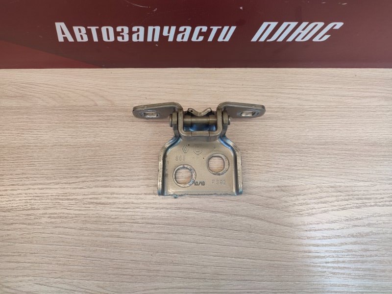 Петля двери