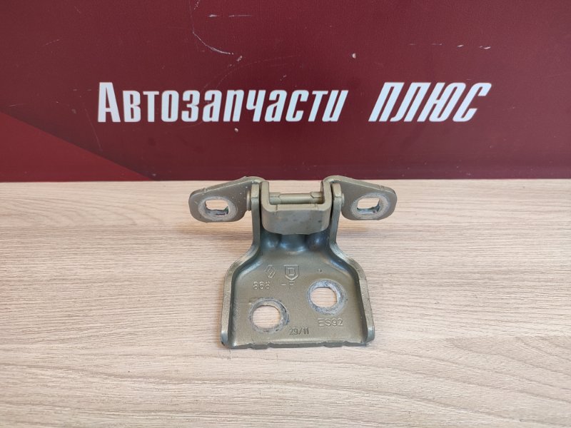 Петля двери