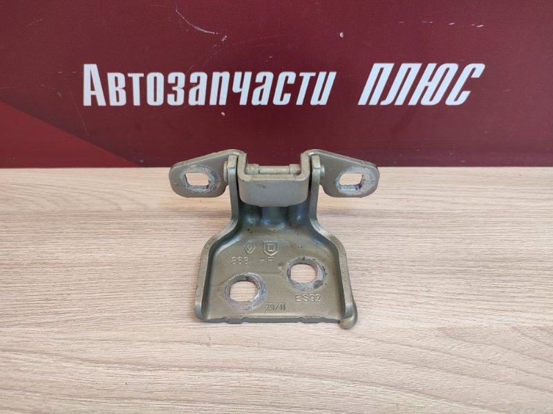 Петля двери