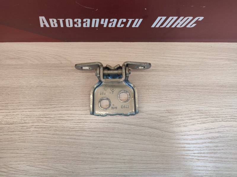 Петля двери