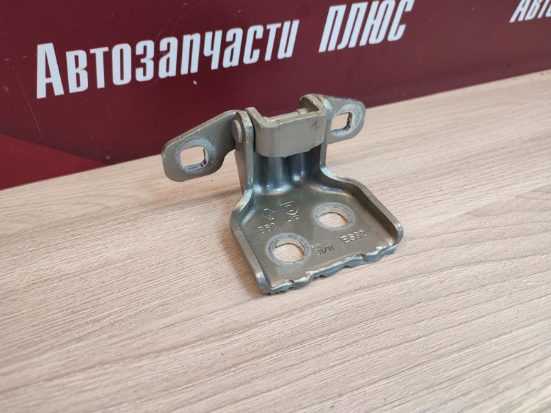 Петля двери