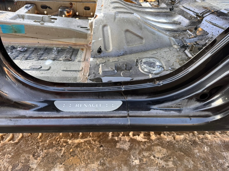 средняя стойка