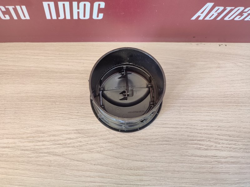 Воздушный дефлектор салона