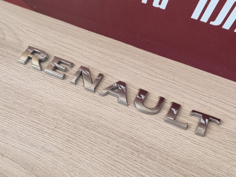 Эмблема крышки багажника