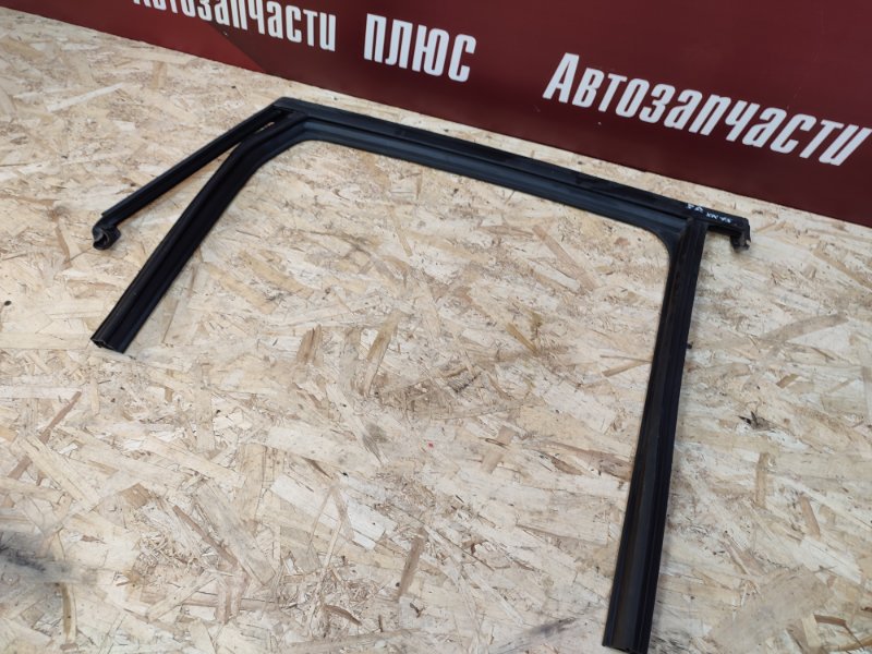 Уплотнитель рамки двери