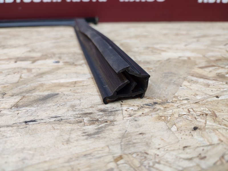 Уплотнитель рамки двери