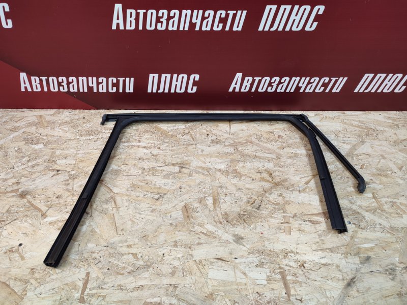 Уплотнитель рамки двери