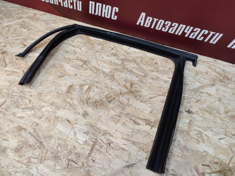 Уплотнитель рамки двери