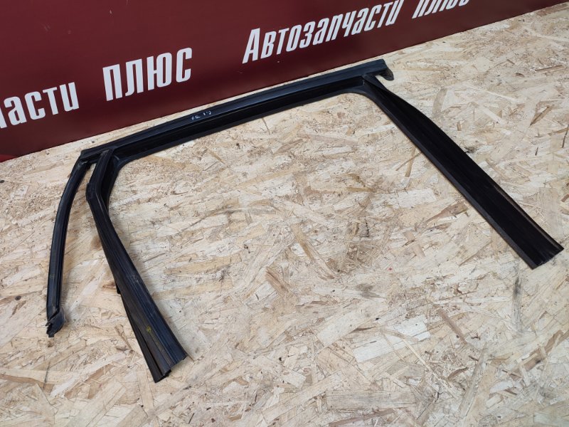 Уплотнитель рамки двери