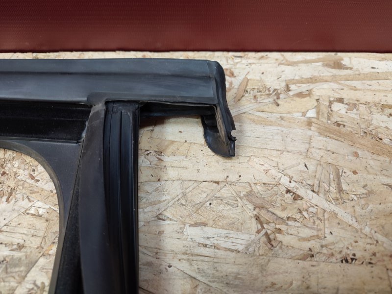 Уплотнитель рамки двери