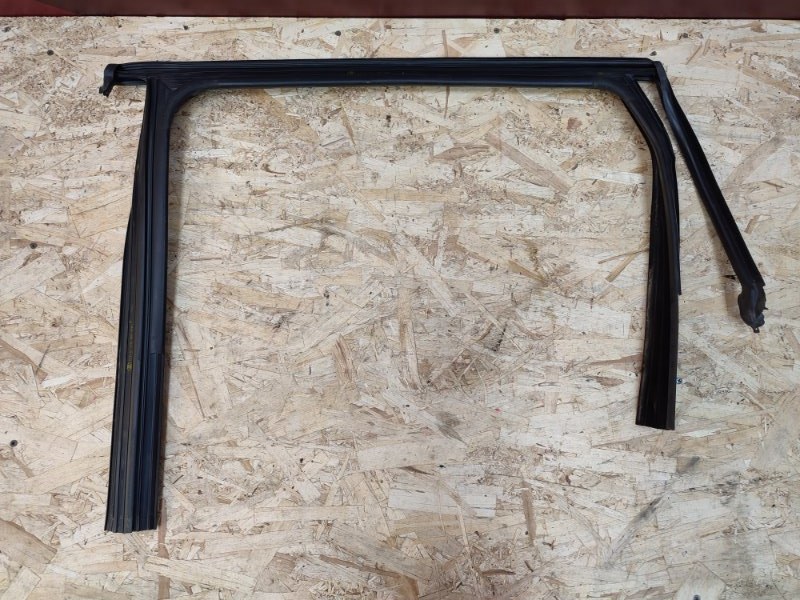 Уплотнитель рамки двери