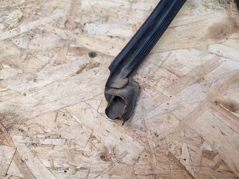 Уплотнитель рамки двери