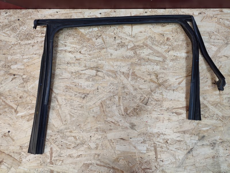 Уплотнитель рамки двери