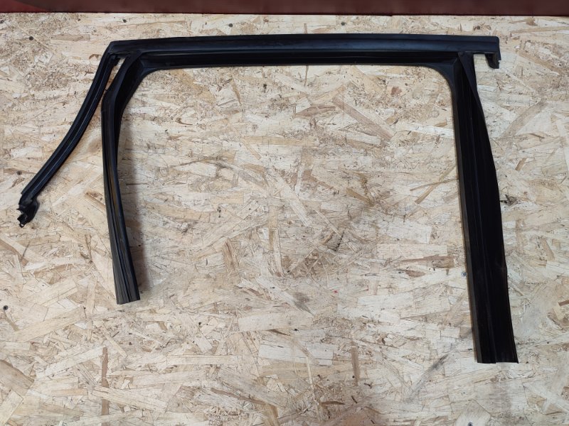 Уплотнитель рамки двери