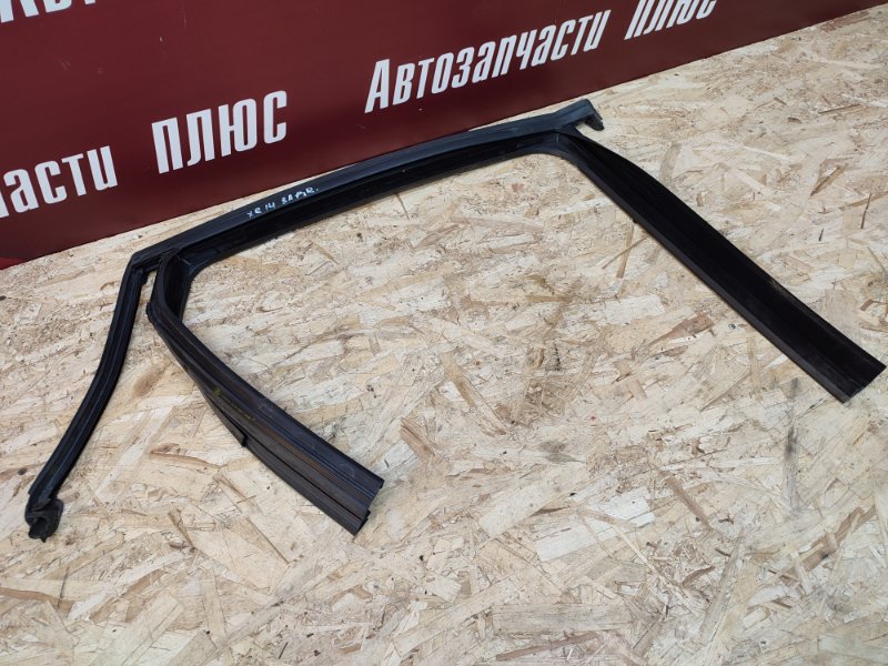 Уплотнитель рамки двери