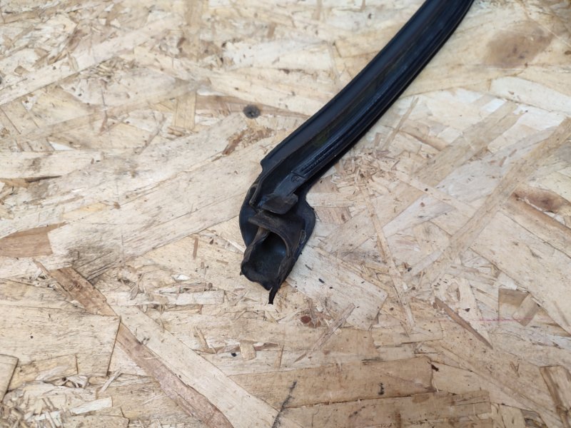 Уплотнитель рамки двери