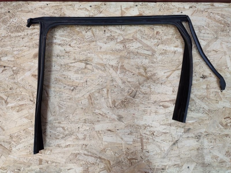 Уплотнитель рамки двери