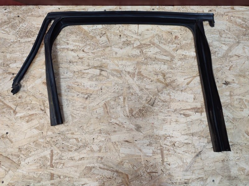 Уплотнитель рамки двери