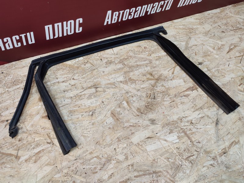 Уплотнитель рамки двери