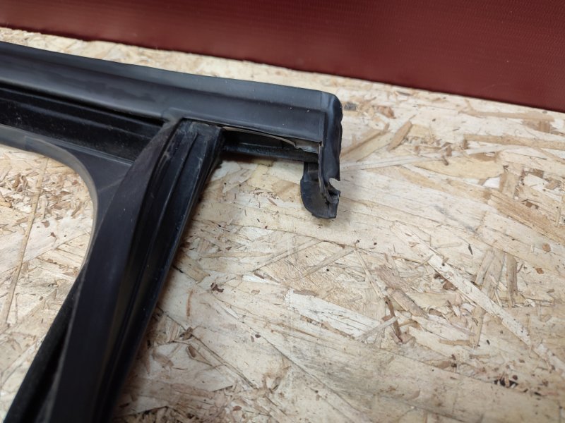 Уплотнитель рамки двери