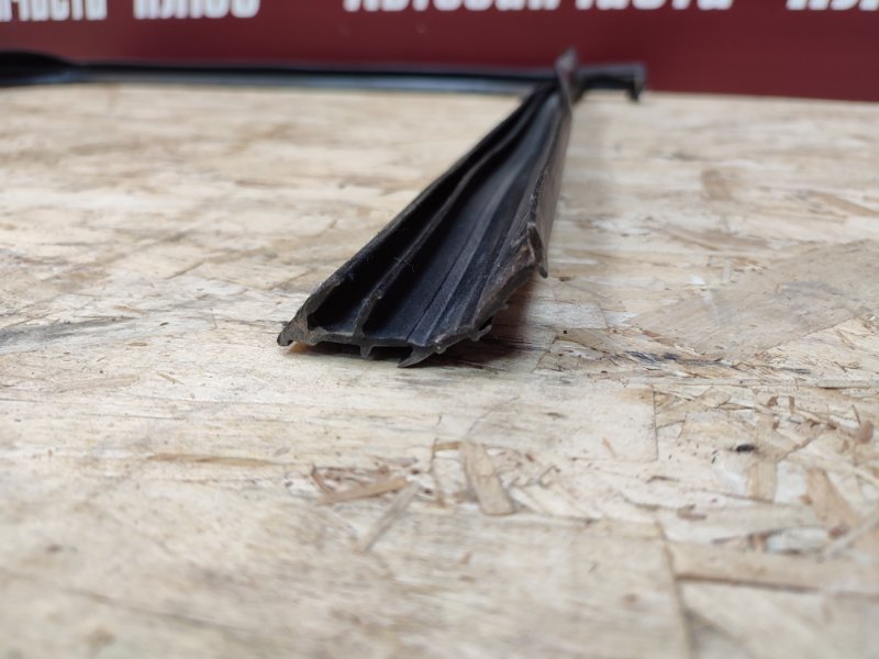 Уплотнитель рамки двери