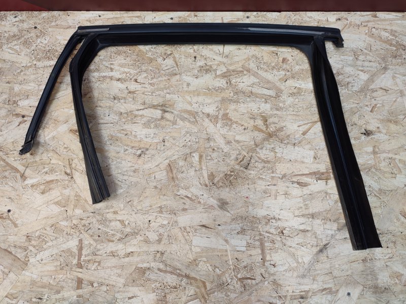 Уплотнитель рамки двери