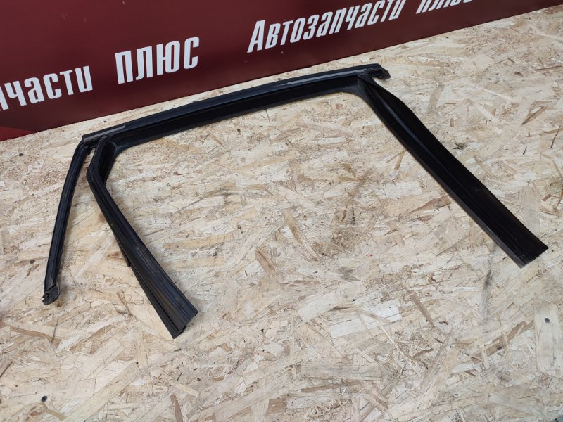 Уплотнитель рамки двери