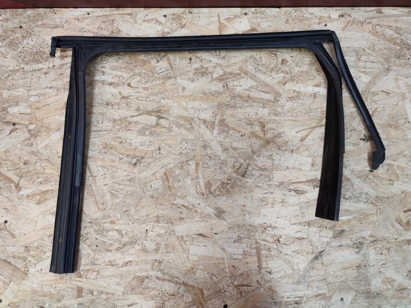 Уплотнитель рамки двери