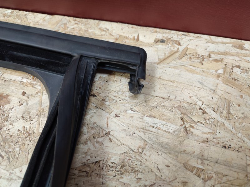 Уплотнитель рамки двери