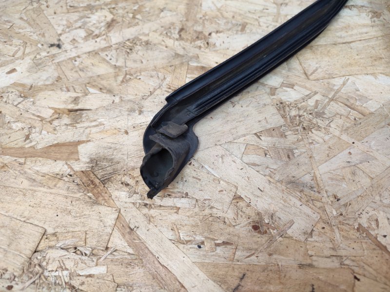 Уплотнитель рамки двери