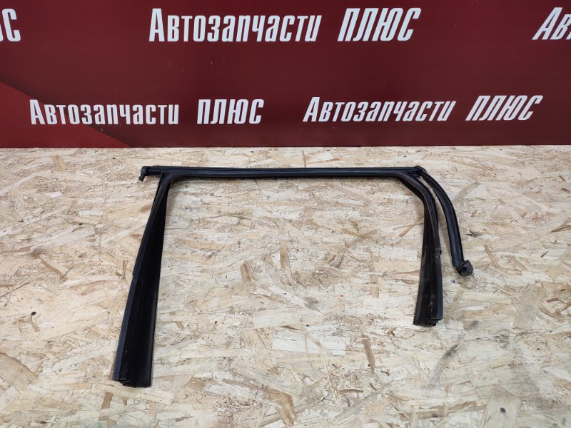 Уплотнитель рамки двери