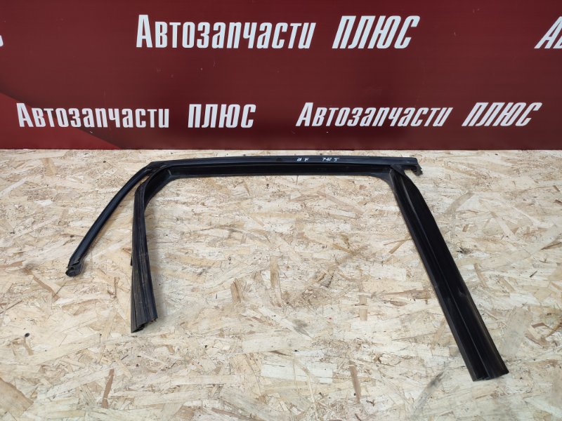 Уплотнитель рамки двери