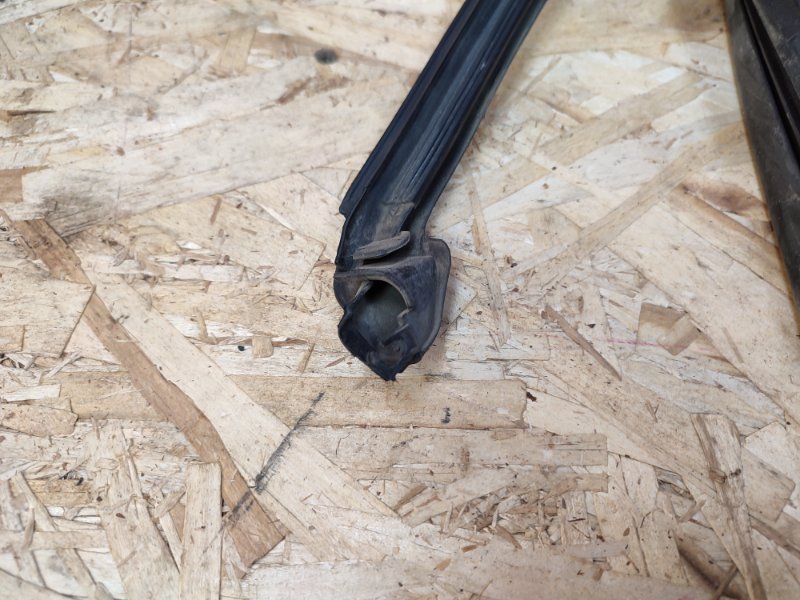 Уплотнитель рамки двери