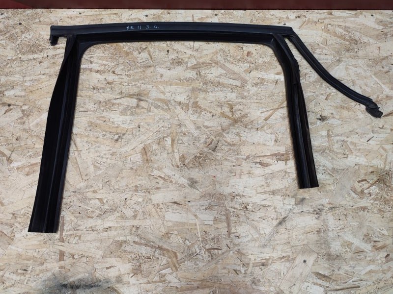 Уплотнитель рамки двери