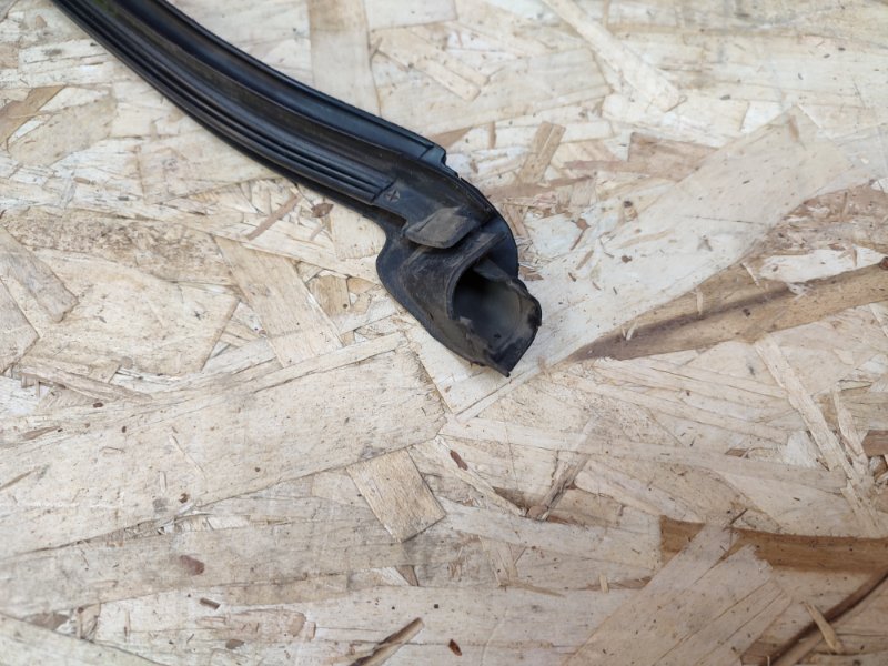 Уплотнитель рамки двери