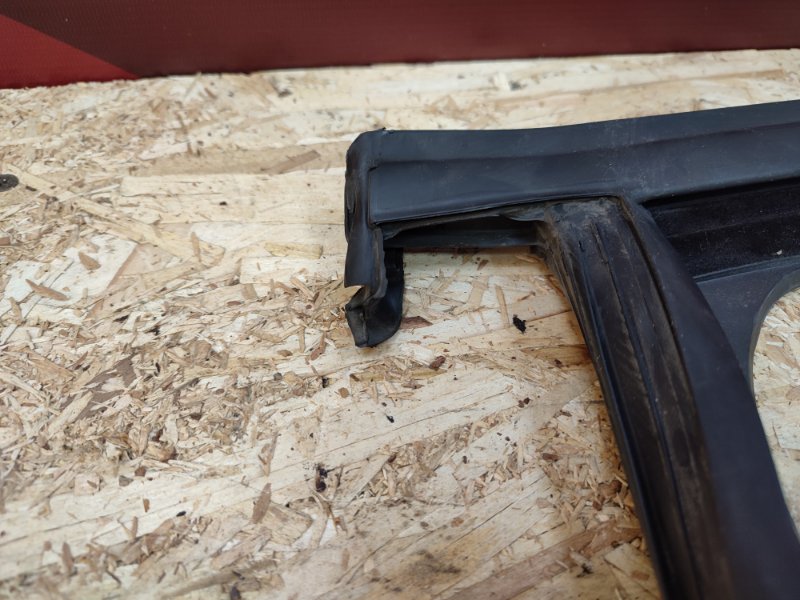 Уплотнитель рамки двери