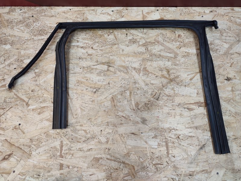 Уплотнитель рамки двери