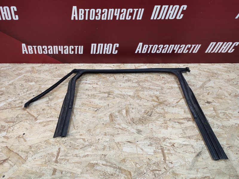 Уплотнитель рамки двери