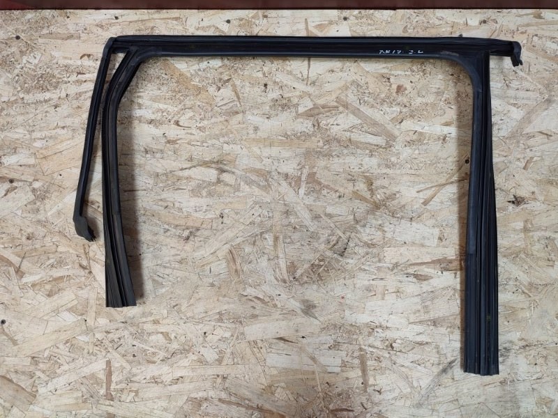 Уплотнитель рамки двери