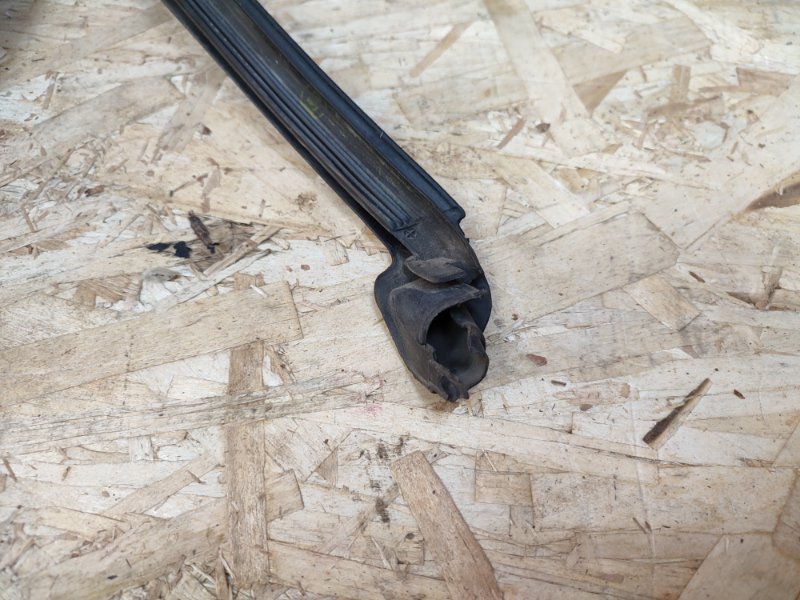 Уплотнитель рамки двери